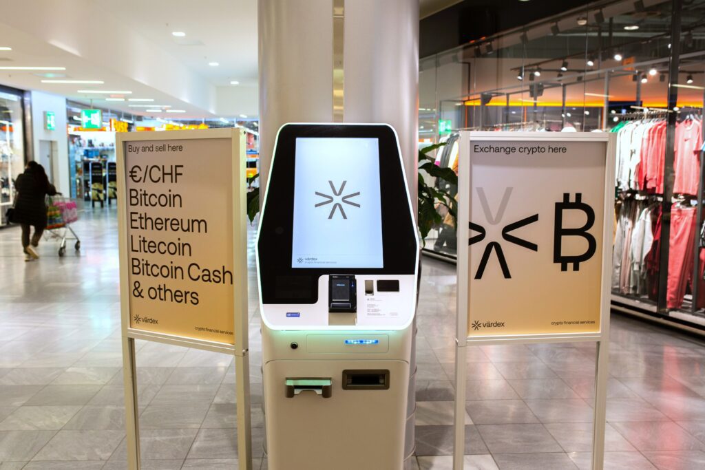 Imagen mostrando un cajero de cripto en un centro comercial de suiza